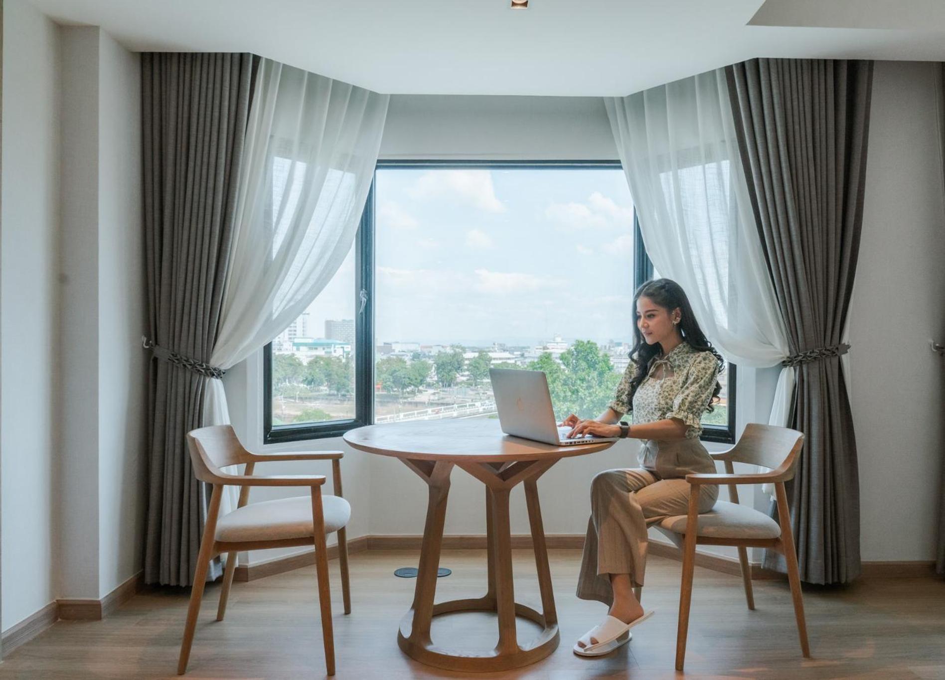 The Grand Riverside Hotel Phitsanulok Eksteriør billede
